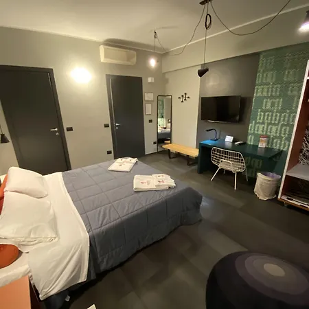 Tiburtina Suites, 3*