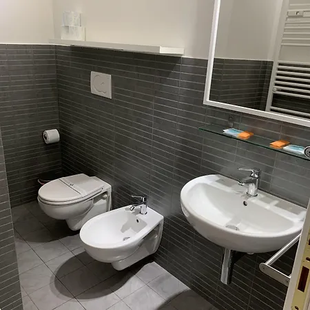 Tiburtina Suites, Gæstehus Rom