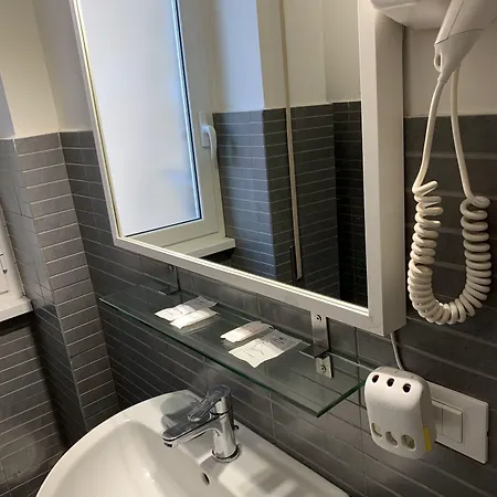 Tiburtina Suites, Gæstehus