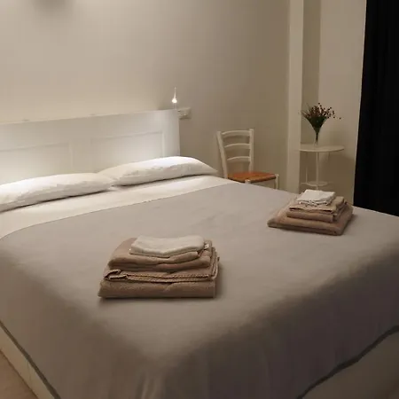 Tiburtina Suites, Gæstehus Rom