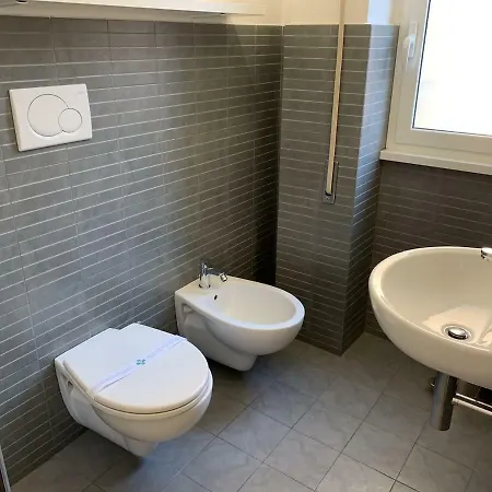 Tiburtina Suites, 3*