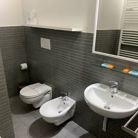 Tiburtina Suites, Gæstehus