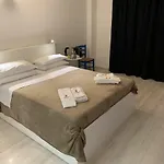 Tiburtina Suites, Gasthof