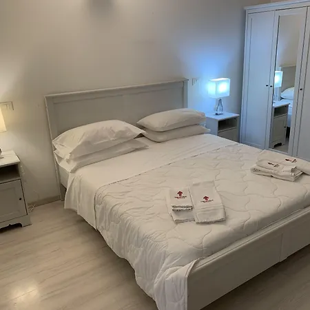 Tiburtina Suites, بيت ضيافة