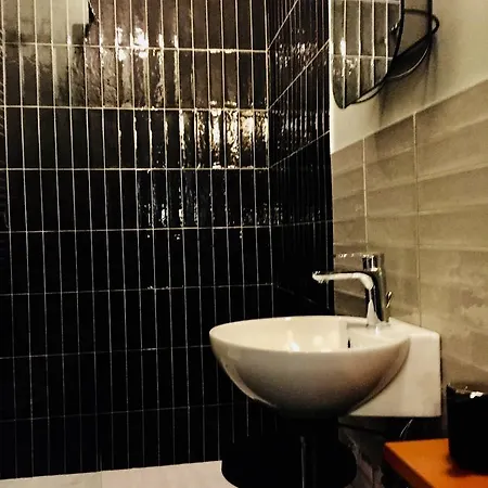 بيت ضيافة Tiburtina Suites, 3*