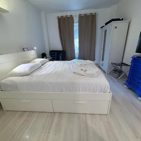 Tiburtina Suites, Gæstehus