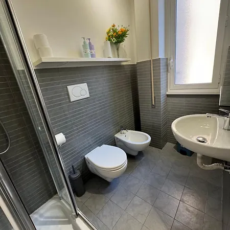 בית הארחה Tiburtina Suites,
