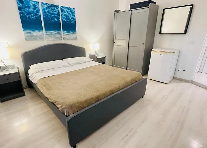 Pensión Tiburtina Suites, 3*