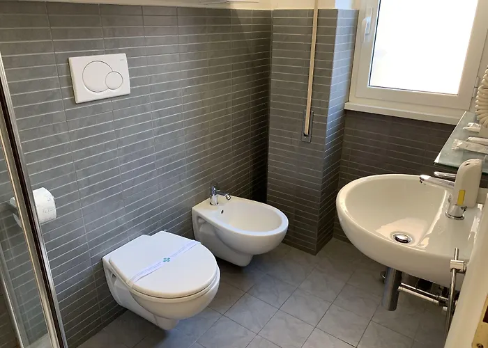 Tiburtina Suites, Pensión