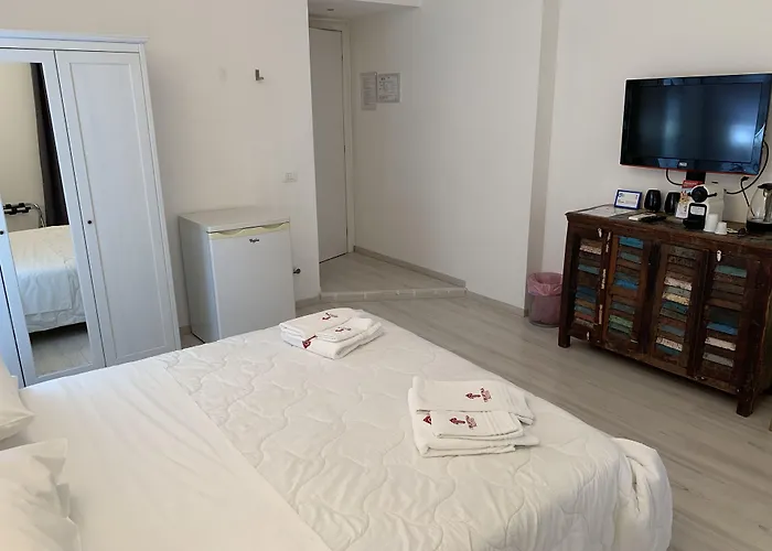 Tiburtina Suites, Pensión Roma