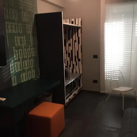 Tiburtina Suites, Penzion